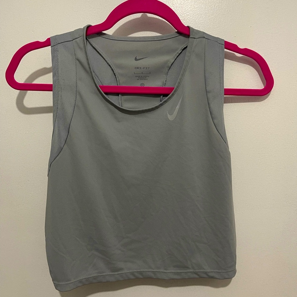 Nike Large crop athletic top